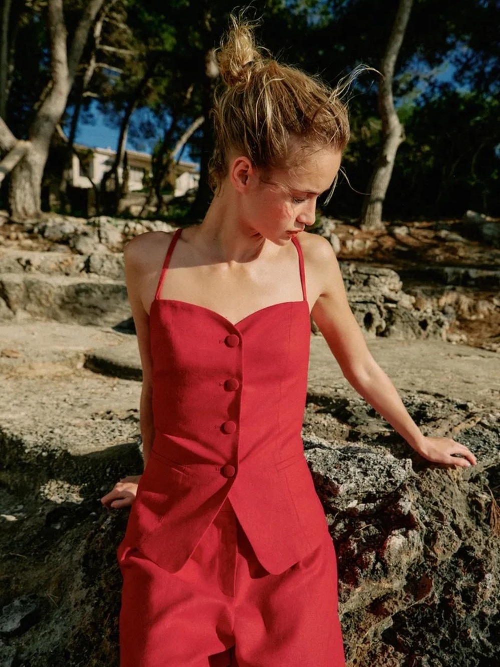 Red Button-Front Spaghetti Strap Top vest. POP
